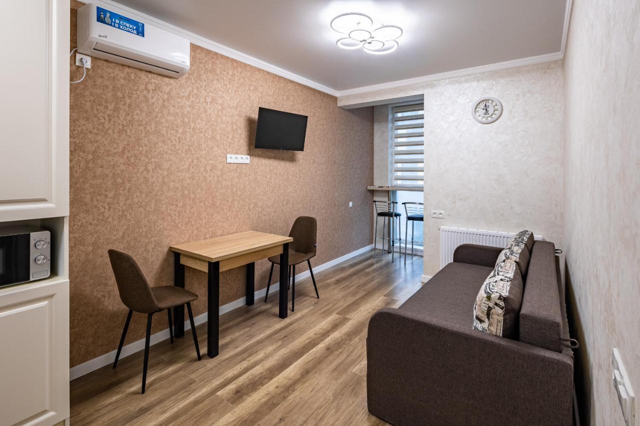 Avalon Time Apartment Lviv Buitenkant foto