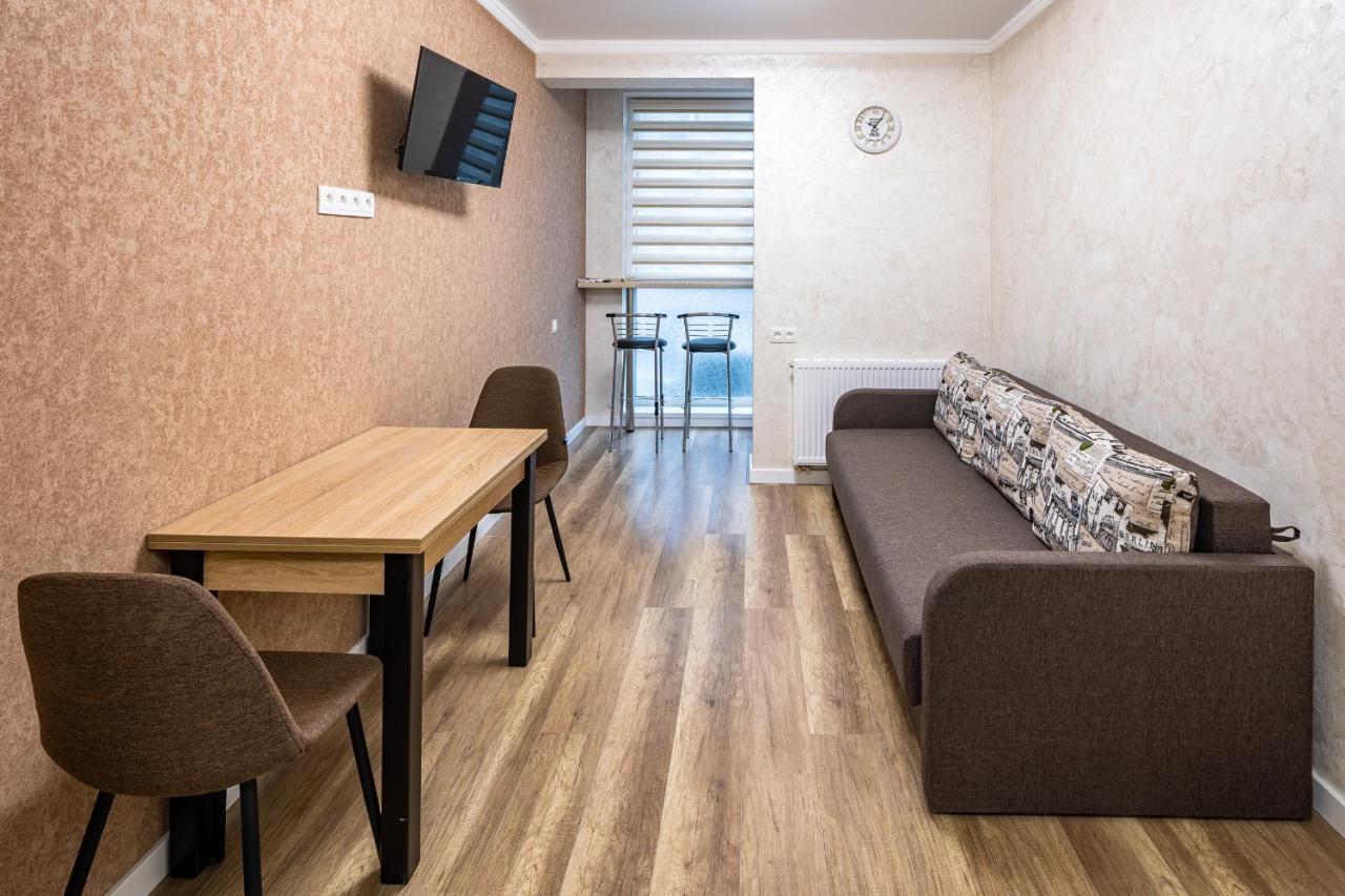 Avalon Time Apartment Lviv Buitenkant foto