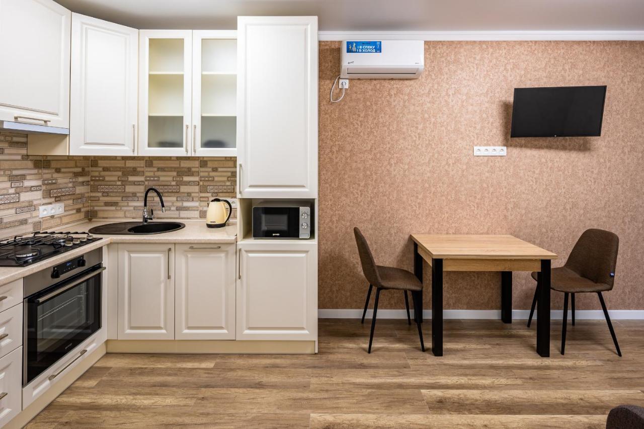 Avalon Time Apartment Lviv Buitenkant foto