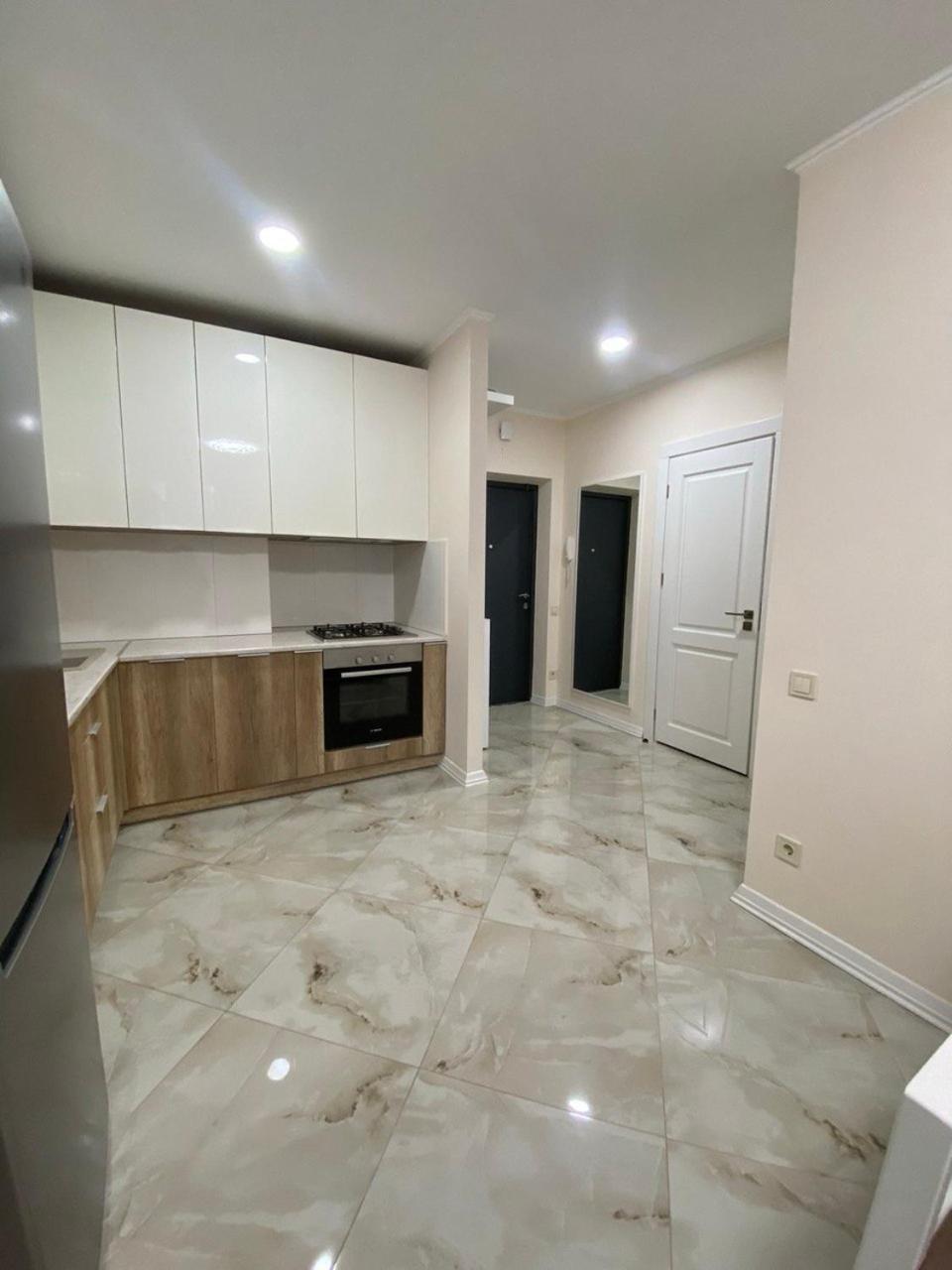 Avalon Time Apartment Lviv Buitenkant foto