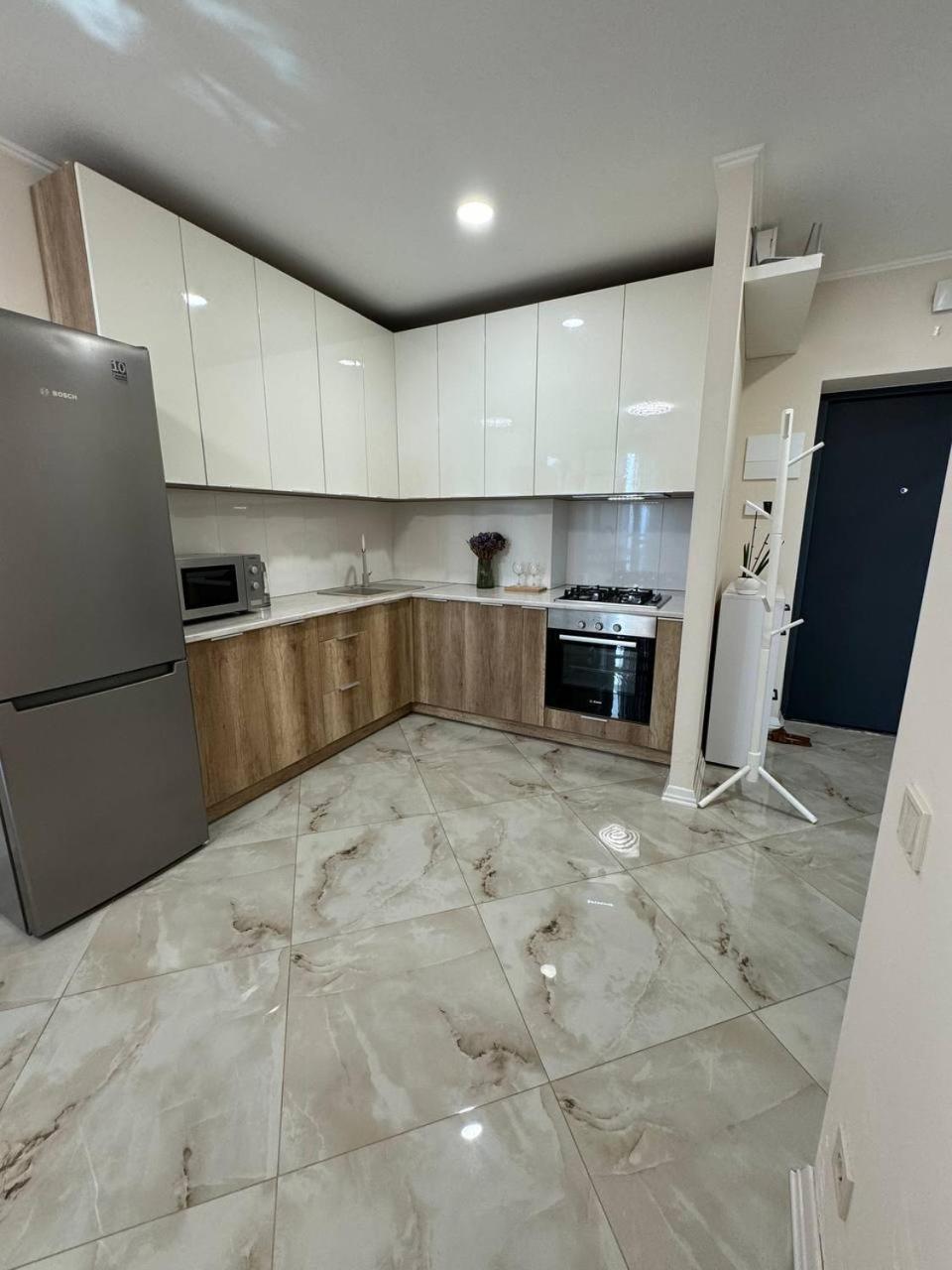 Avalon Time Apartment Lviv Buitenkant foto