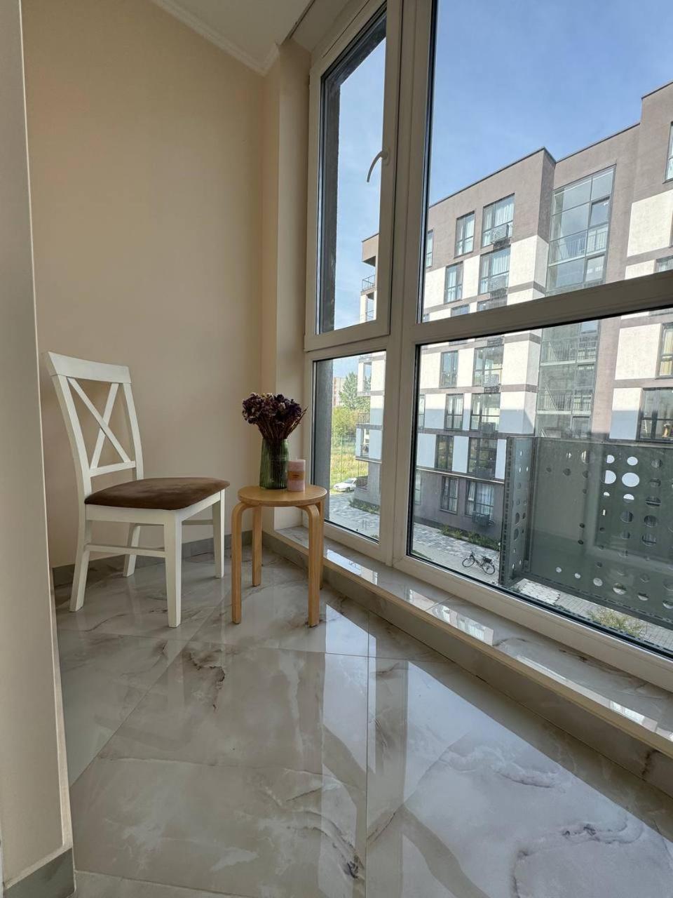 Avalon Time Apartment Lviv Buitenkant foto