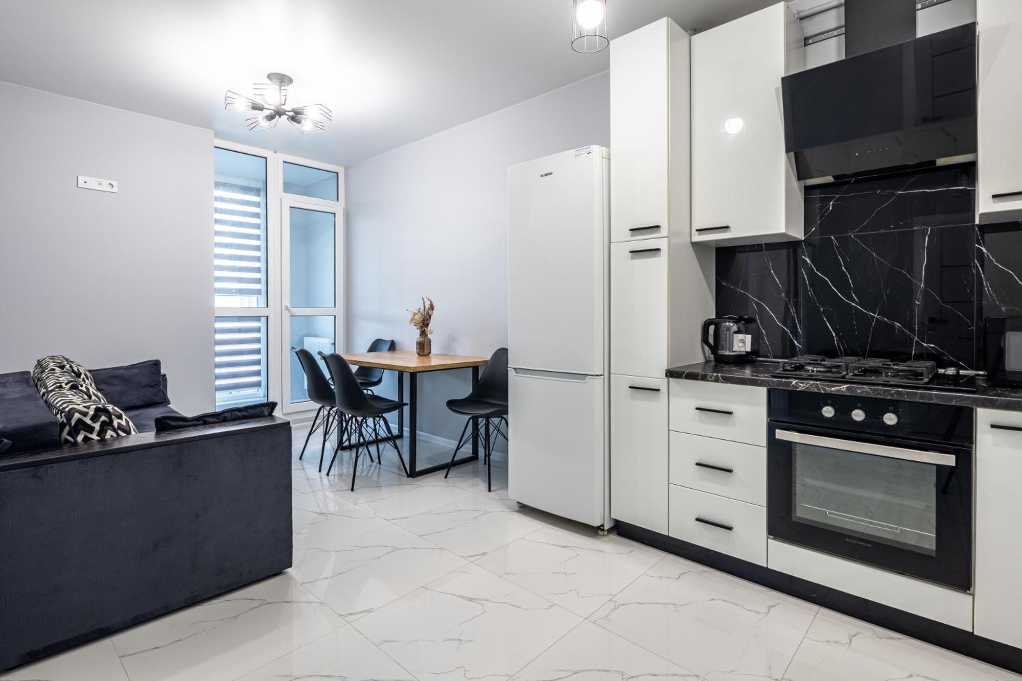 Avalon Time Apartment Lviv Buitenkant foto