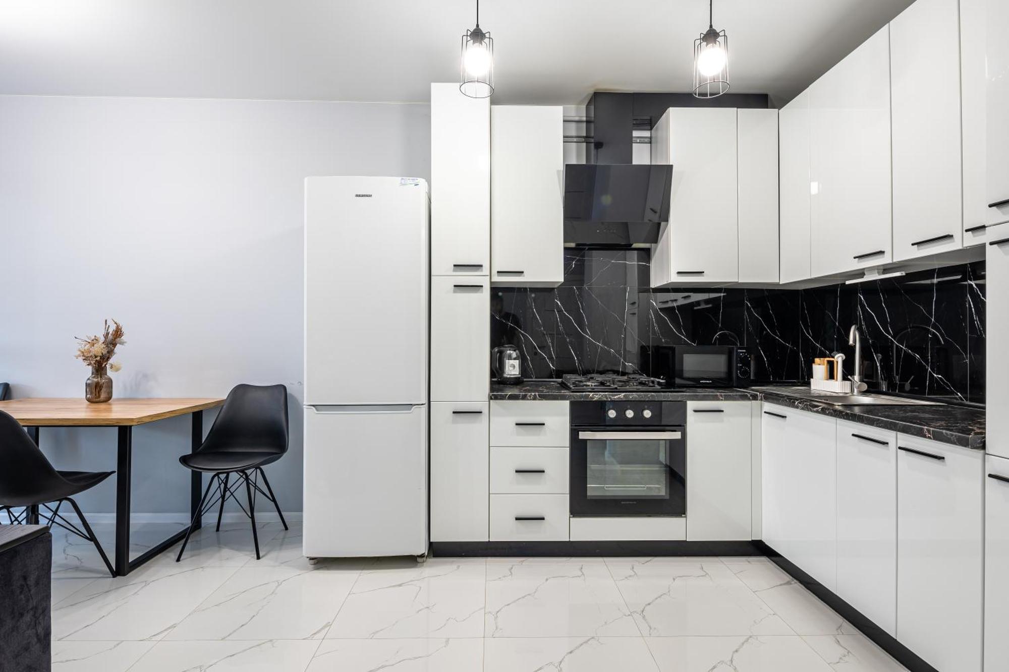 Avalon Time Apartment Lviv Buitenkant foto
