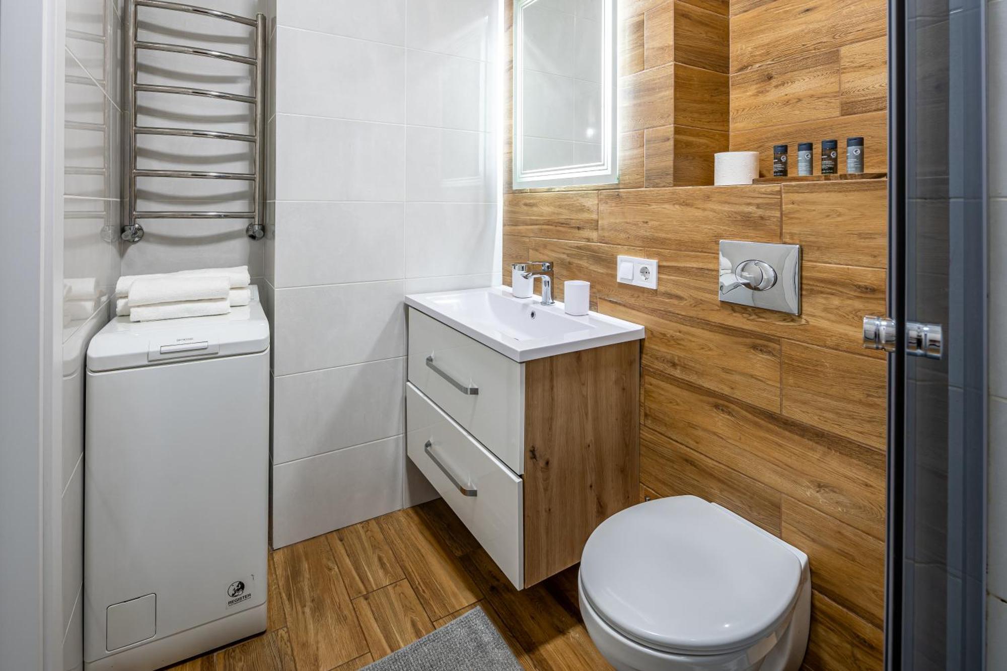 Avalon Time Apartment Lviv Buitenkant foto